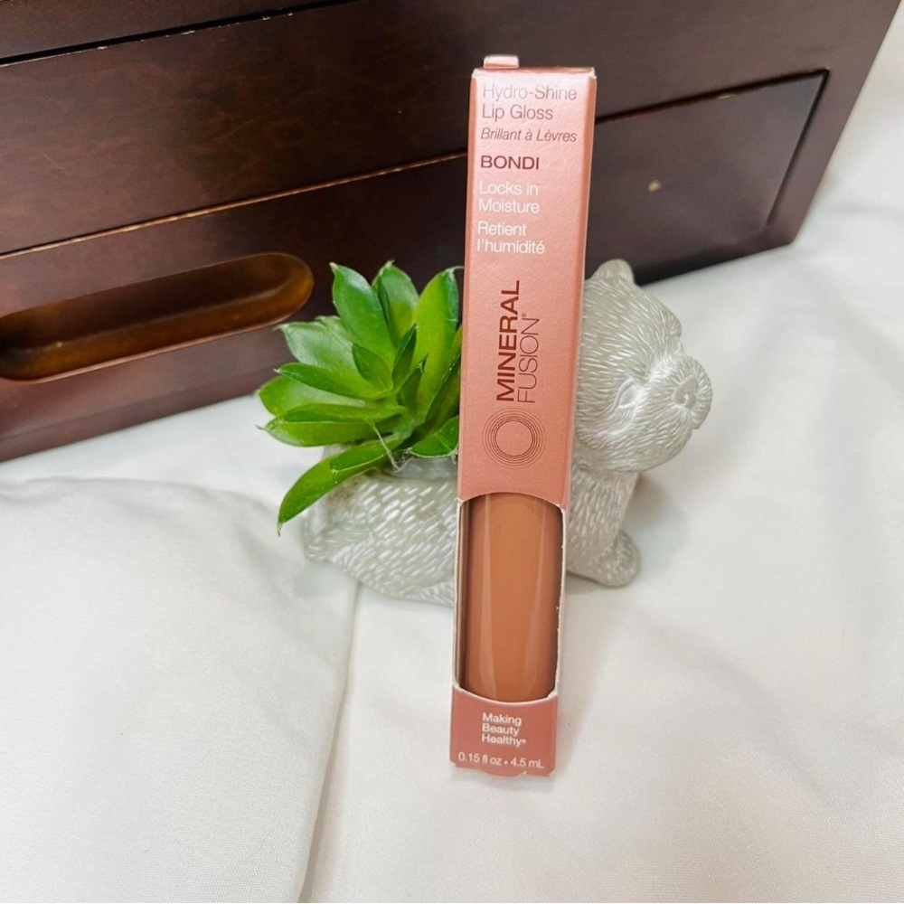 Mineral Fusion Hydro-Shine Lip Gloss - Bondi - Nude Peach, Vegan, & Cruelty Free